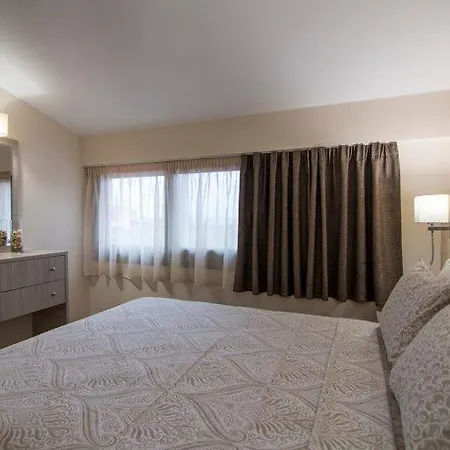 Elia Luxury * Stavros (Thessaloniki)