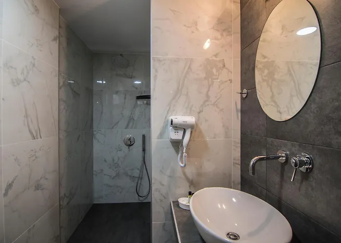 Elia Luxury