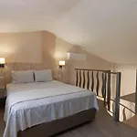 Elia Luxury * Stavros (Thessaloniki)