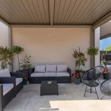 Elia Luxury Apartman Sztavrósz