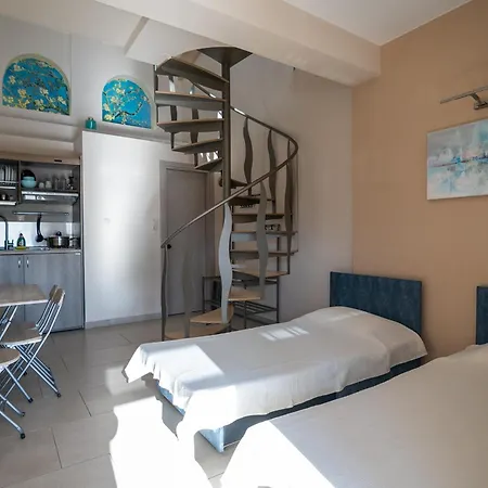 Elia Luxury *